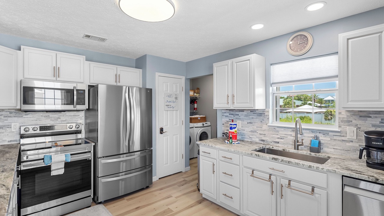 Photo of Kitchen in Tang-O-Mar