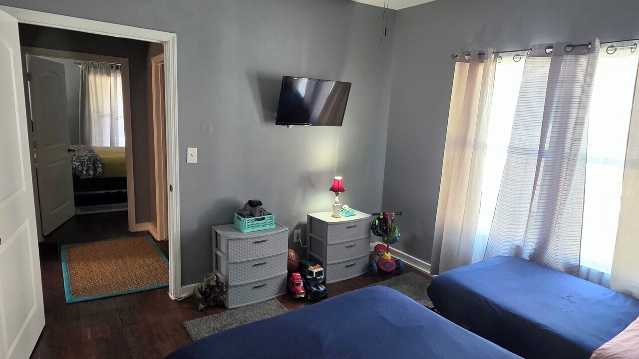 Photo of Bedroom in Crestline Heights