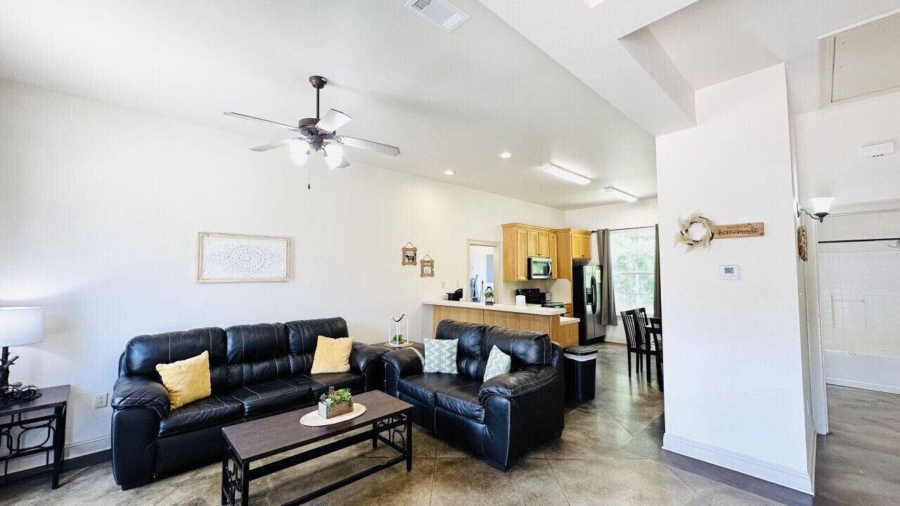 Photo of Livingroom in Pine Grove