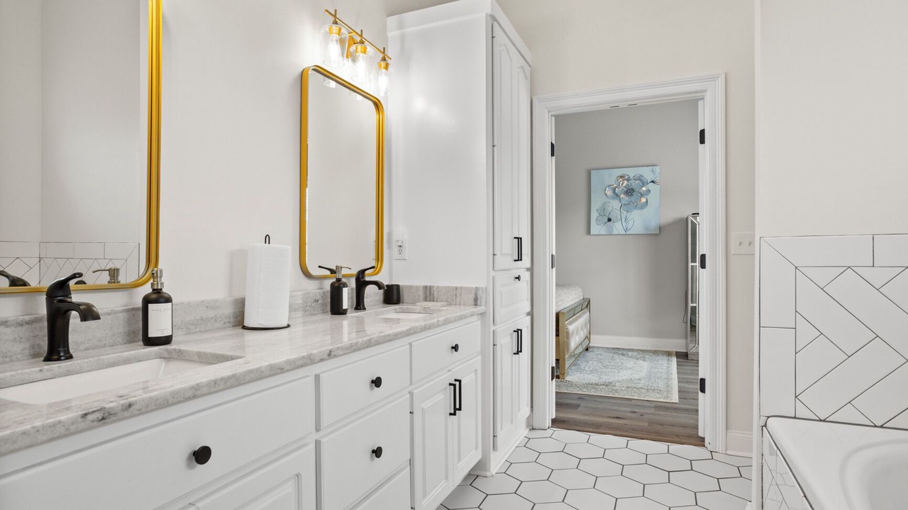 Photo of Bathroom in Pearl