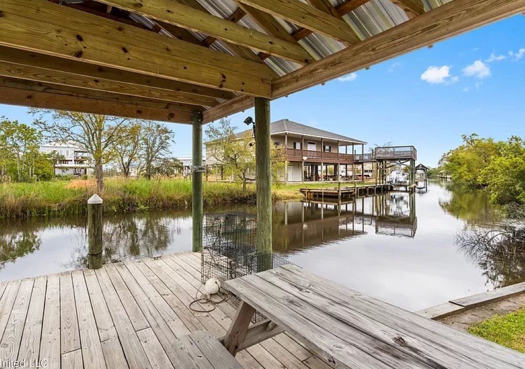 Photo of Patio Balcony in Shoreline Park