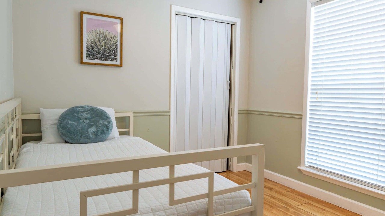 Photo of Bedroom in Enterprise