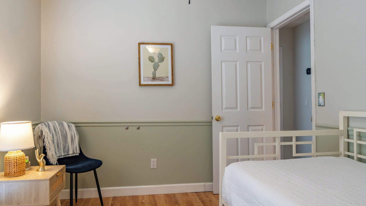 Photo of Bedroom in Enterprise