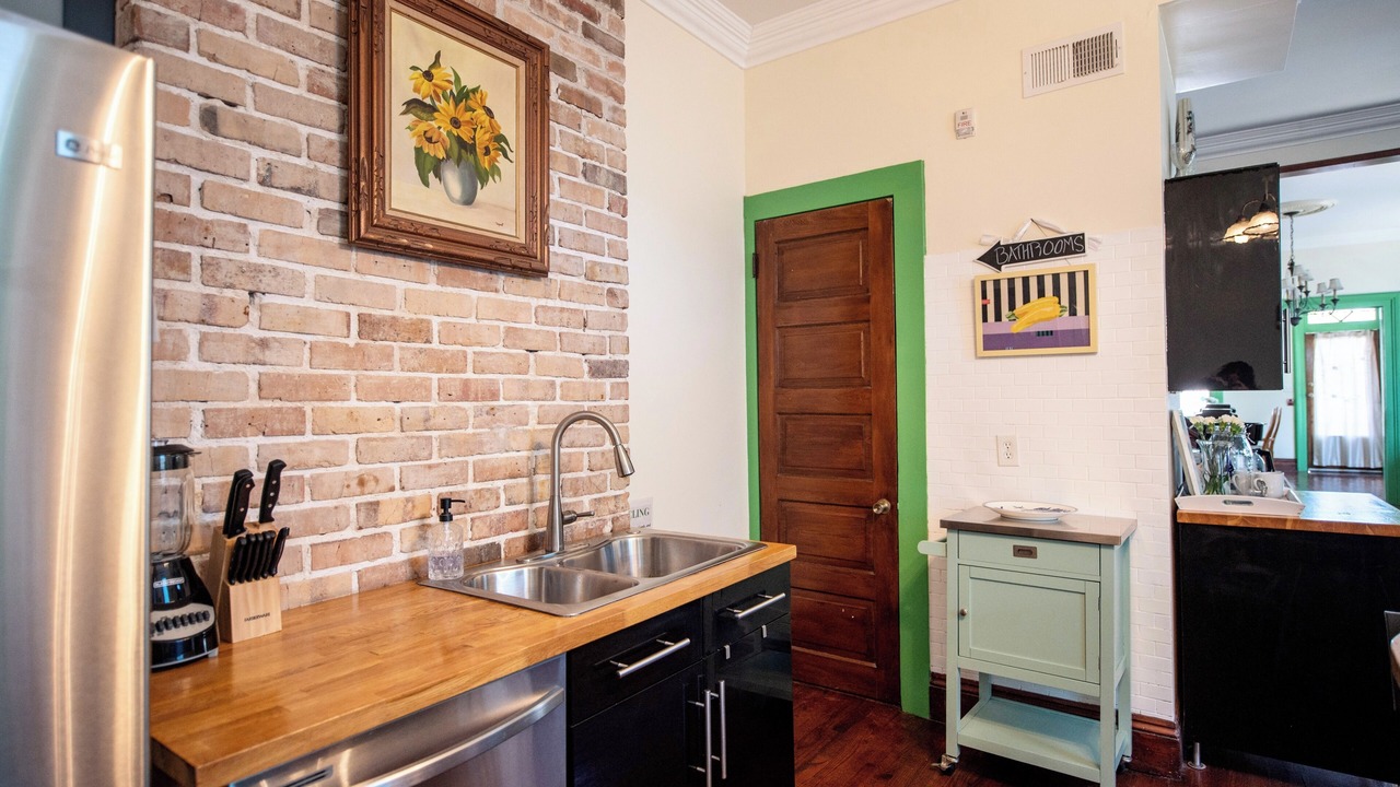 Photo of Kitchen in Mid-City