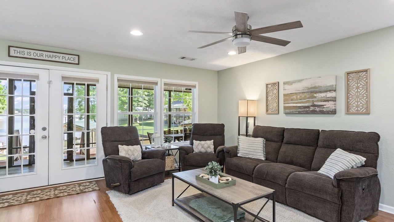 Photo of Livingroom in Smith Mountain Estates