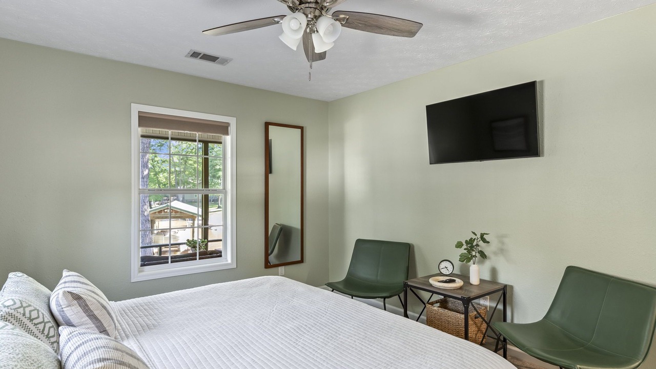 Photo of Bedroom in Smith Mountain Estates
