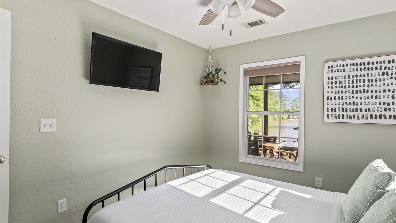Photo of Bedroom in Smith Mountain Estates