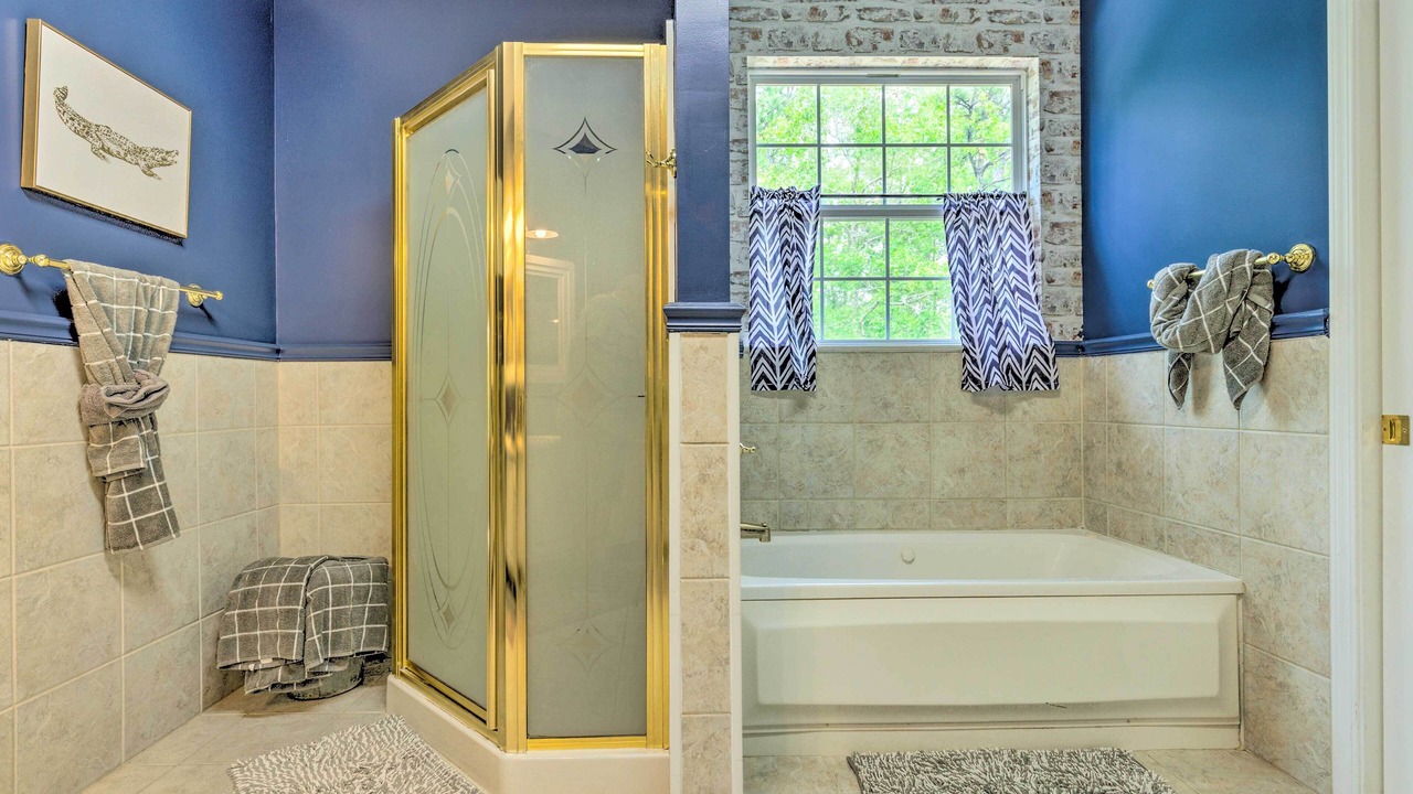 Photo of Bathroom in Bayou La Batre