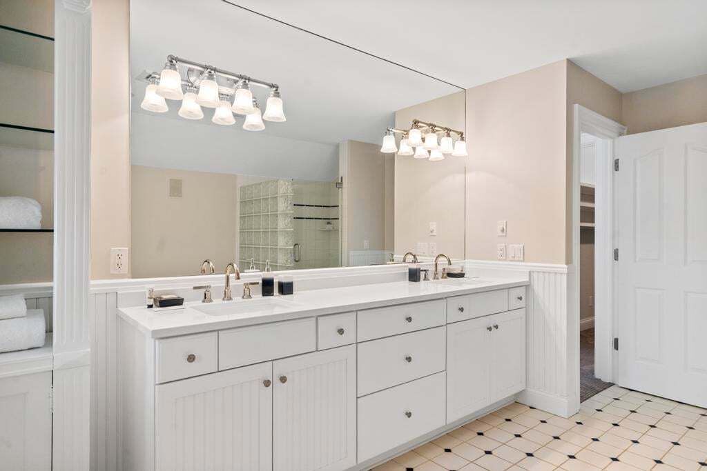Photo of Bathroom in Bay Harbor