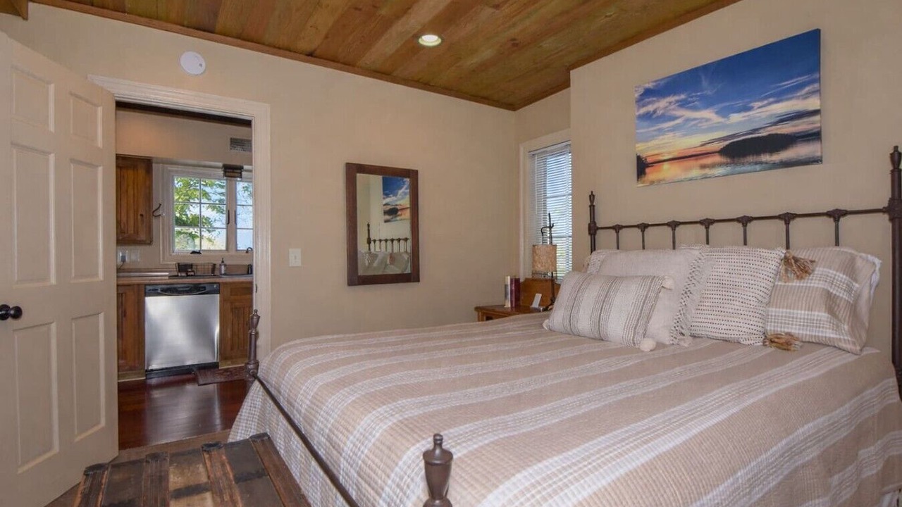 Photo of Bedroom in Dadeville