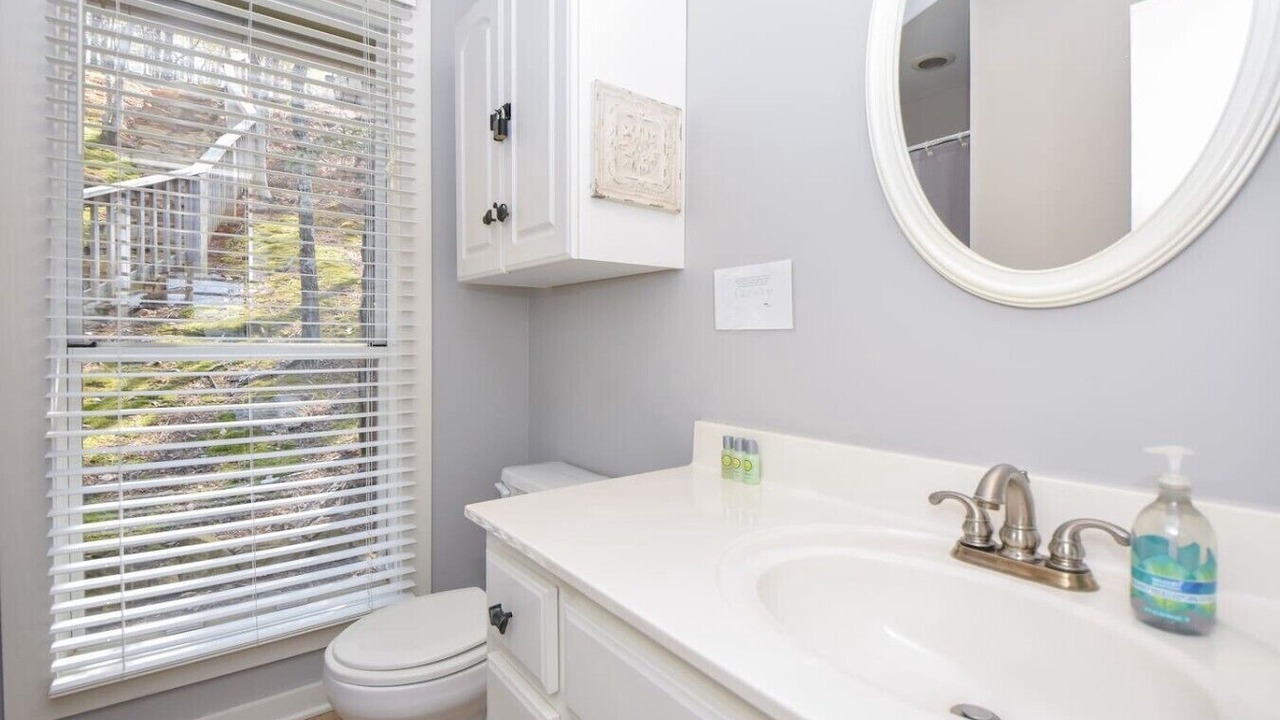 Photo of Bathroom in Dadeville