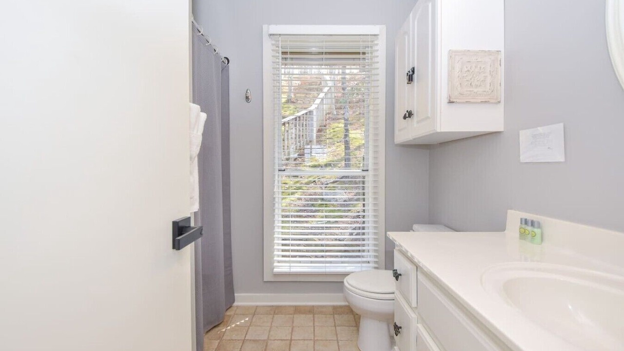 Photo of Bathroom in Dadeville