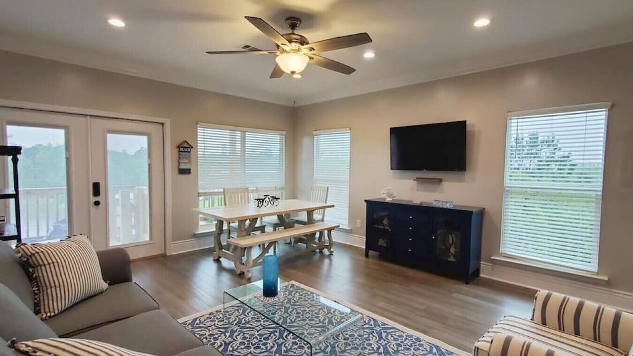 Photo of Livingroom in Shoreline Park