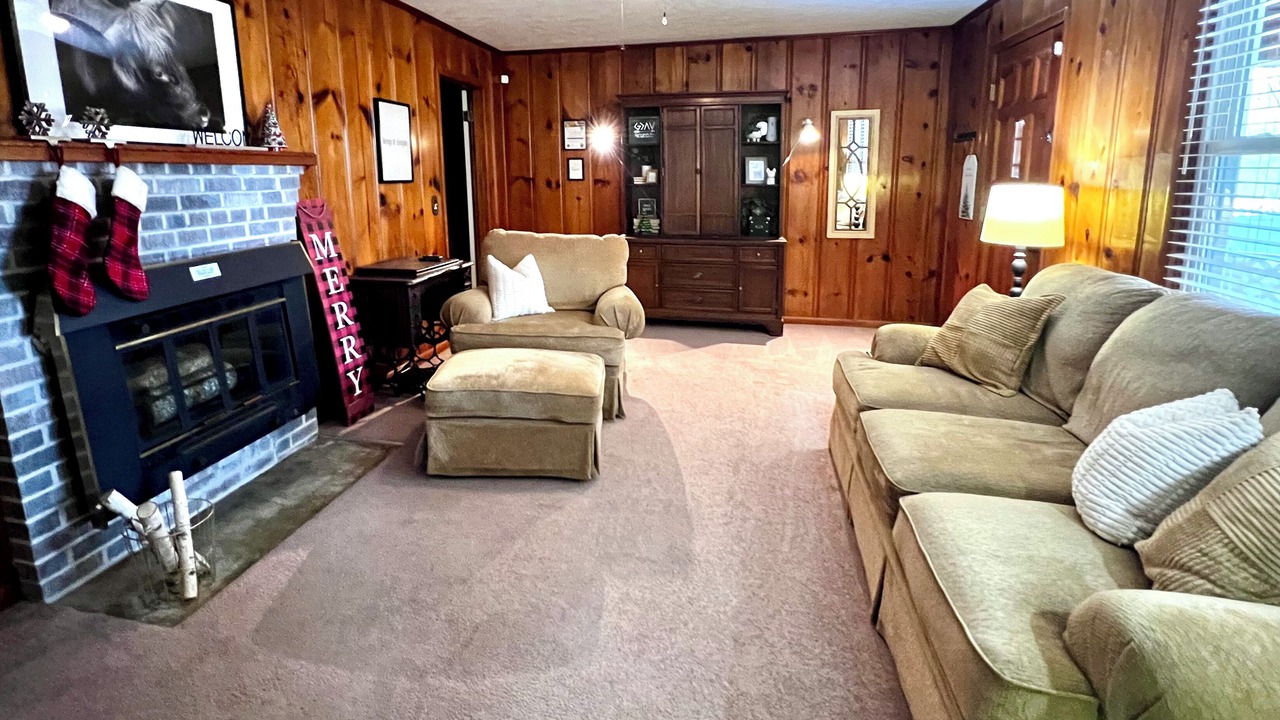 Photo of Livingroom in Millerville