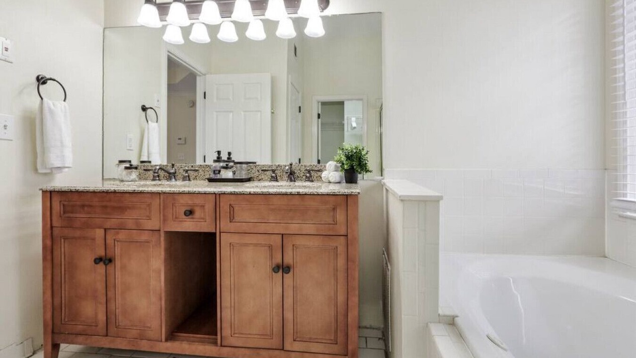 Photo of Bathroom in Mableton