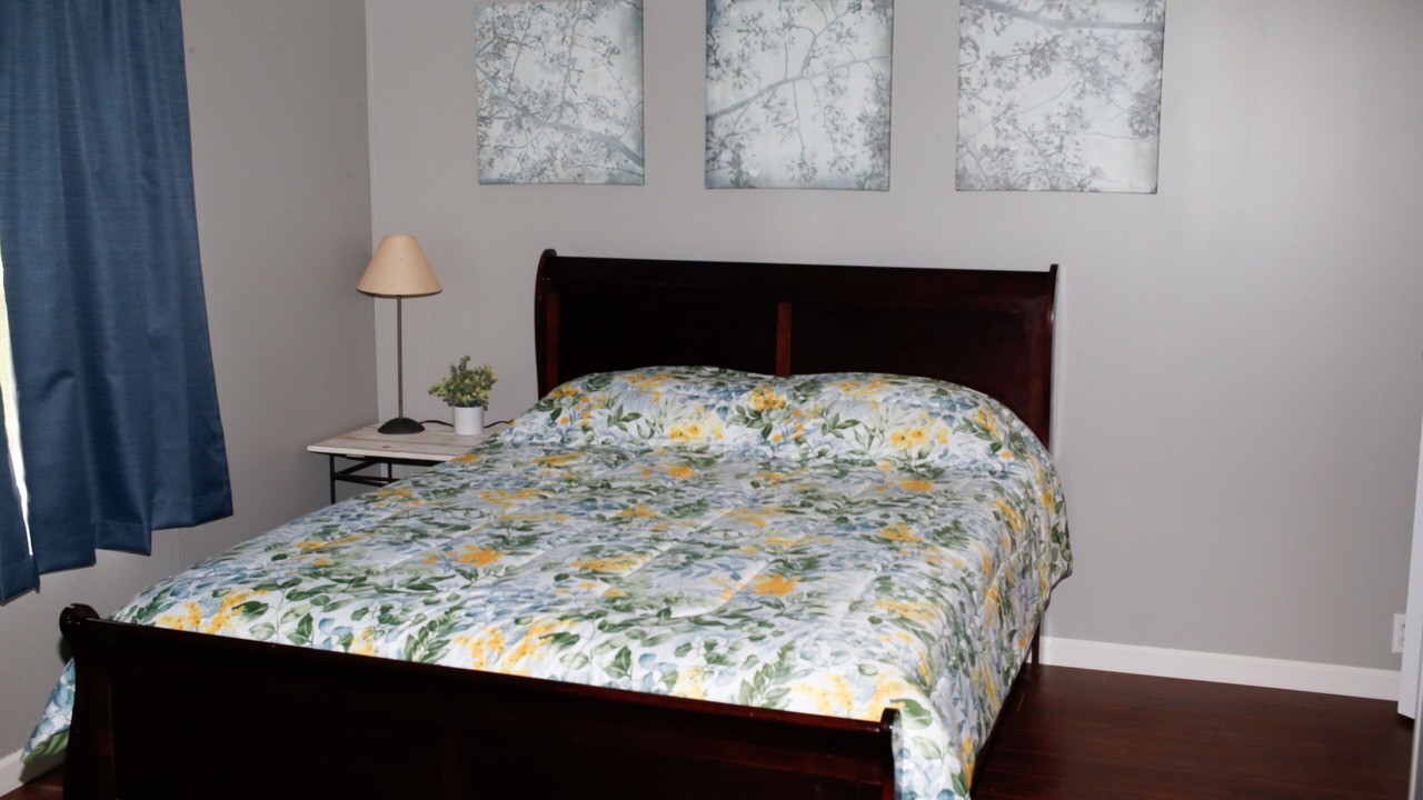 Photo of Bedroom in Northport