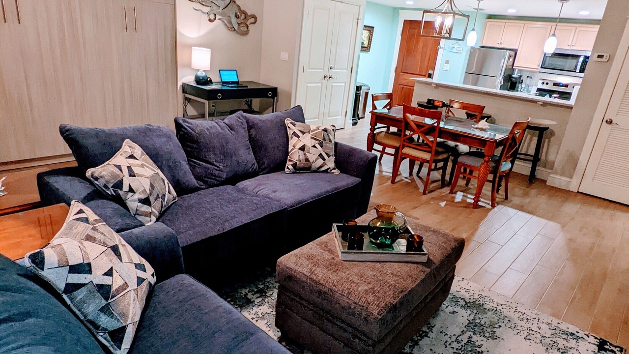 Photo of Livingroom in Baytowne Wharf