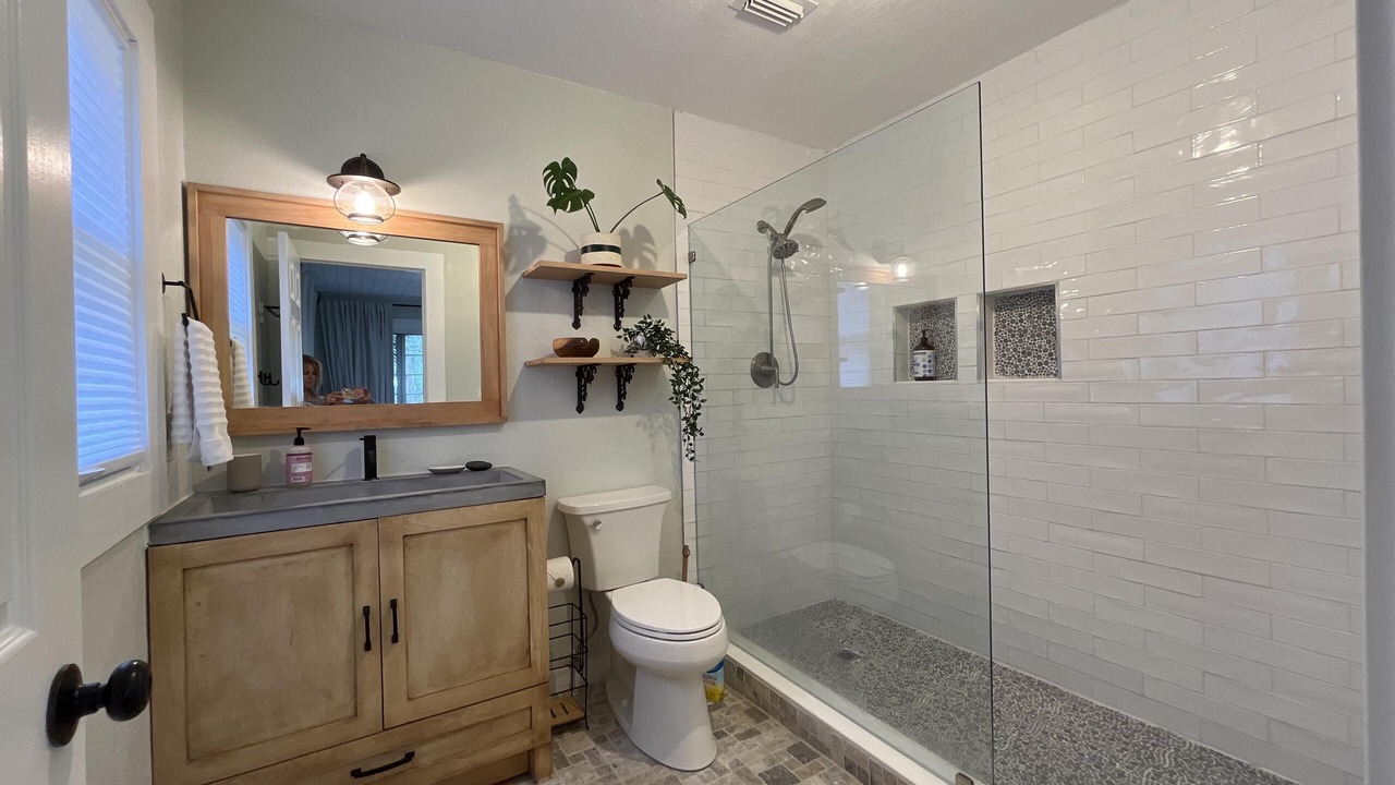 Photo of Bathroom in New Smyrna Beach
