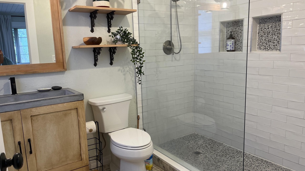 Photo of Bathroom in New Smyrna Beach