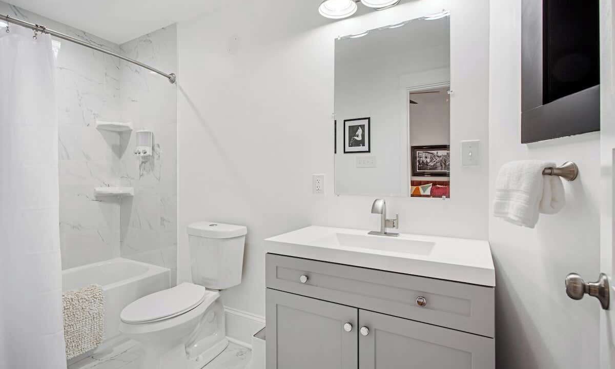 Photo of Bathroom in South 7th Ward