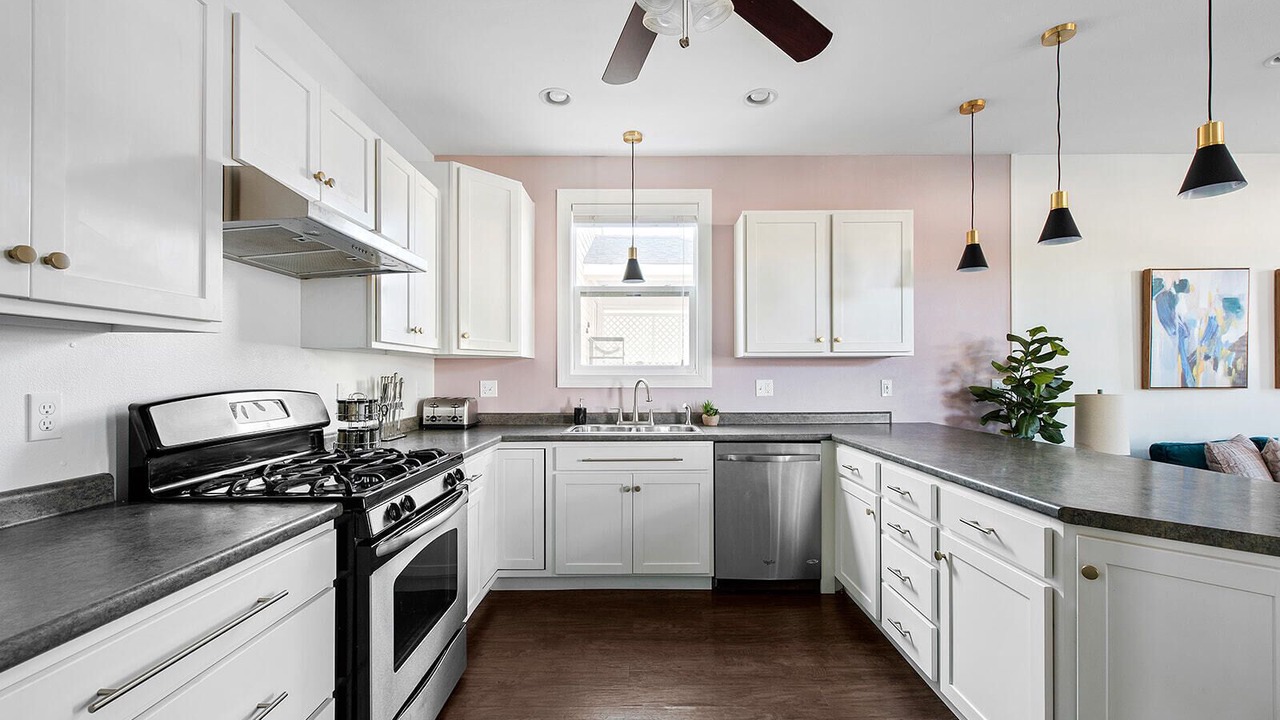 Photo of Kitchen in Esplanade Ridge