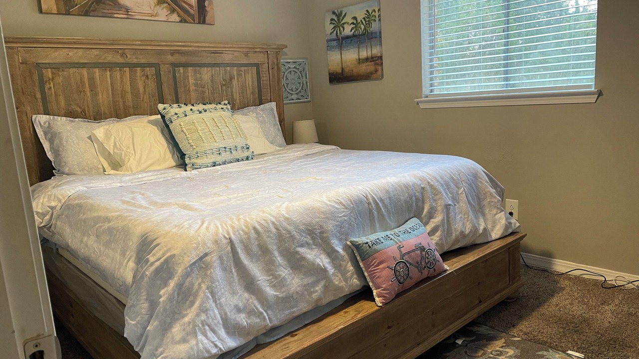 Photo of Bedroom in Pascagoula