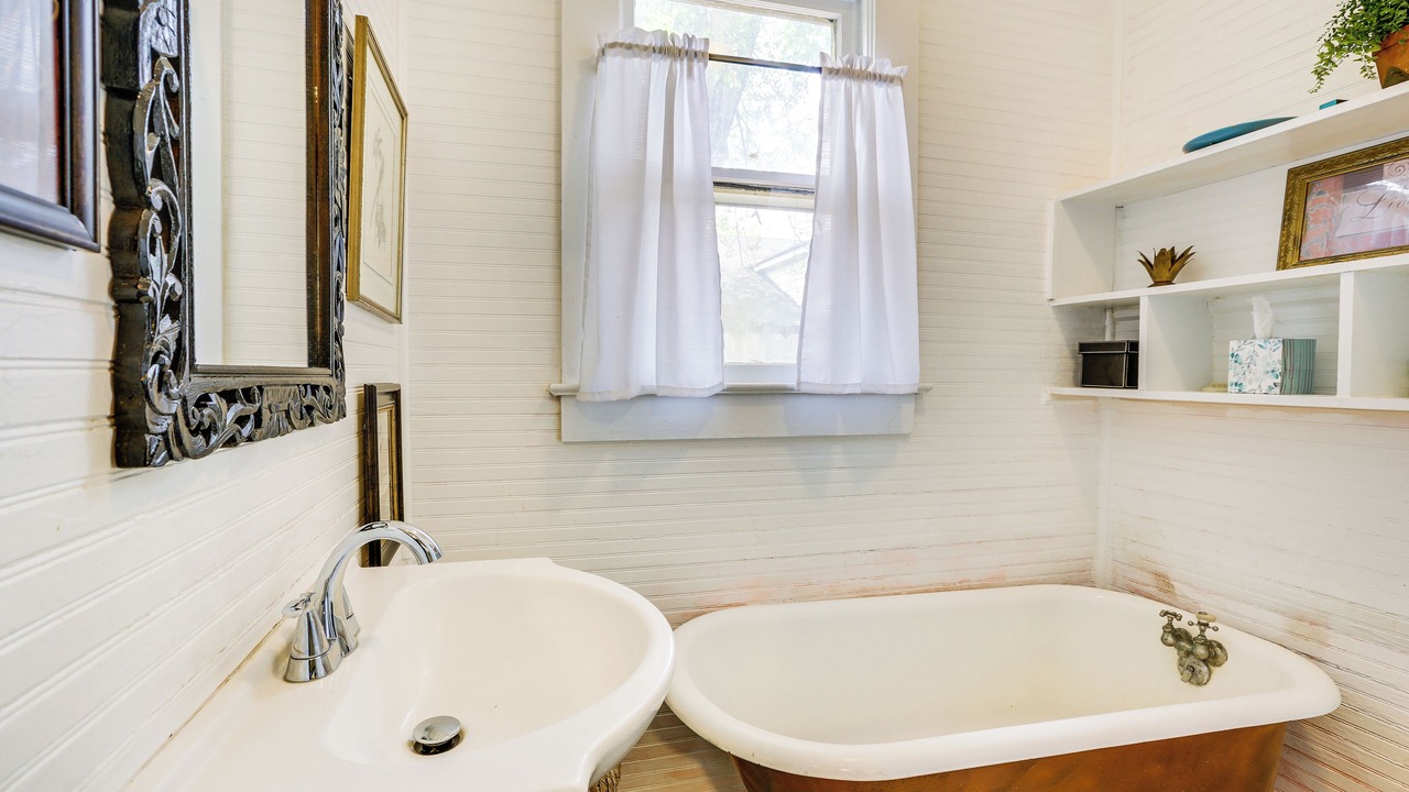 Photo of Bathroom in Albany
