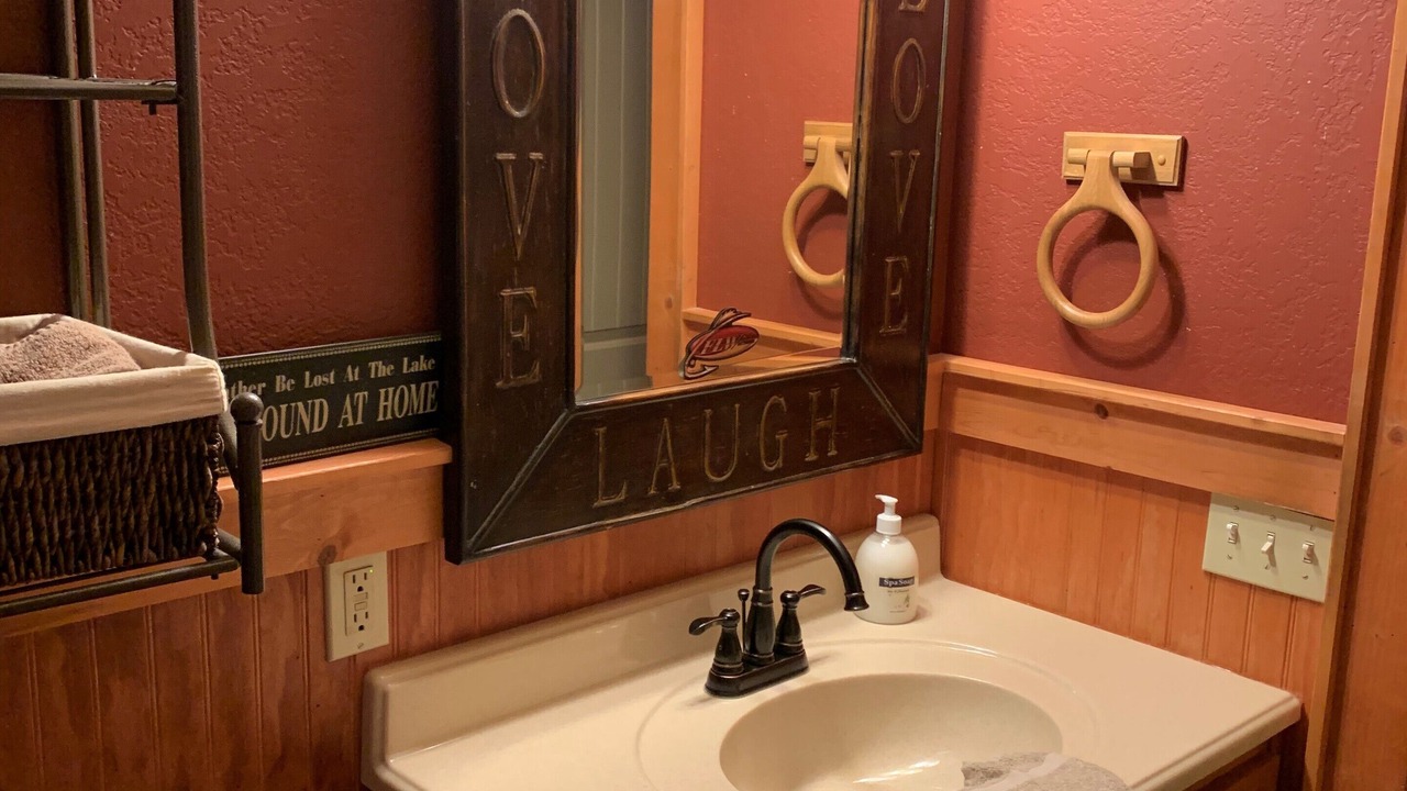 Photo of Bathroom in Groveoak