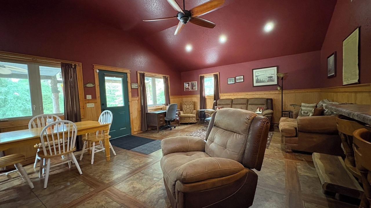 Photo of Bedroom in Groveoak