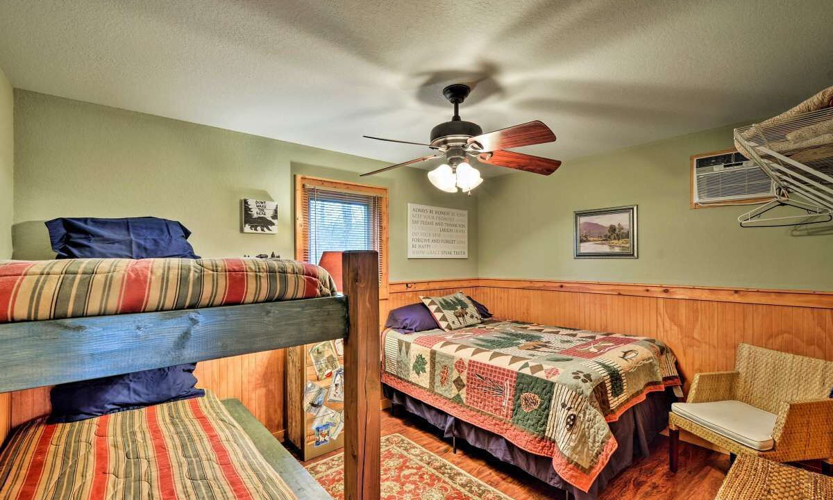 Photo of Bedroom in Groveoak