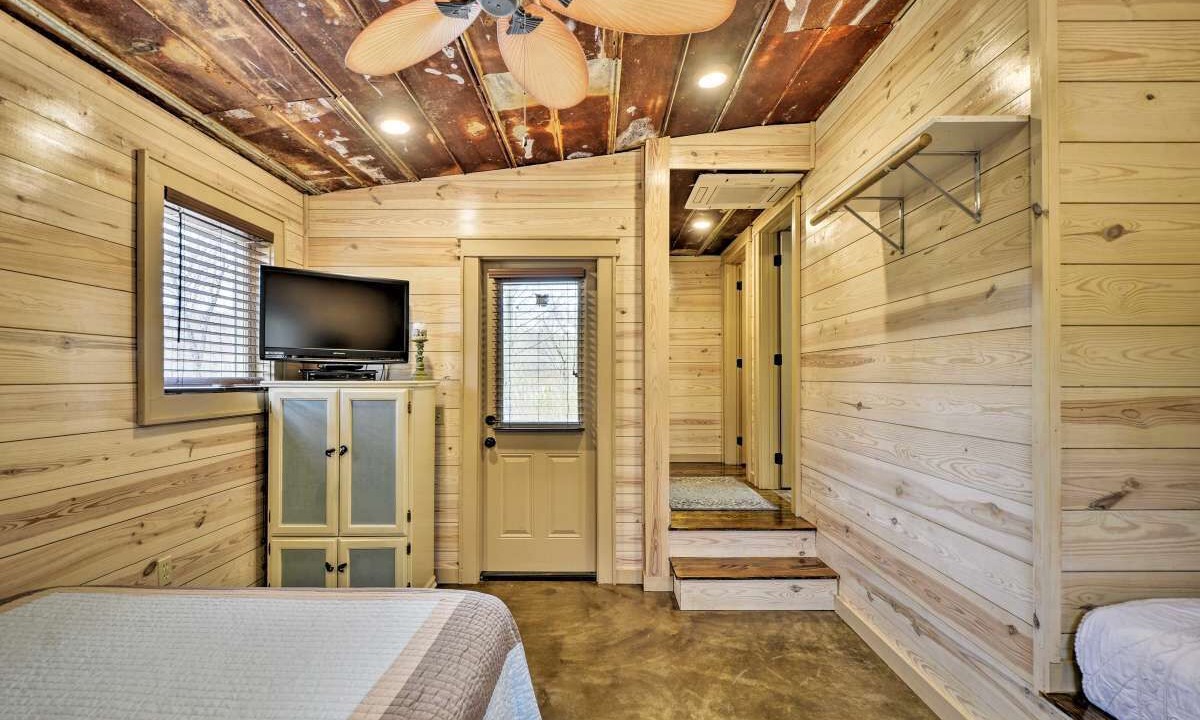 Photo of Bedroom in Groveoak