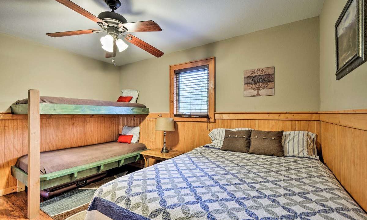 Photo of Bedroom in Groveoak