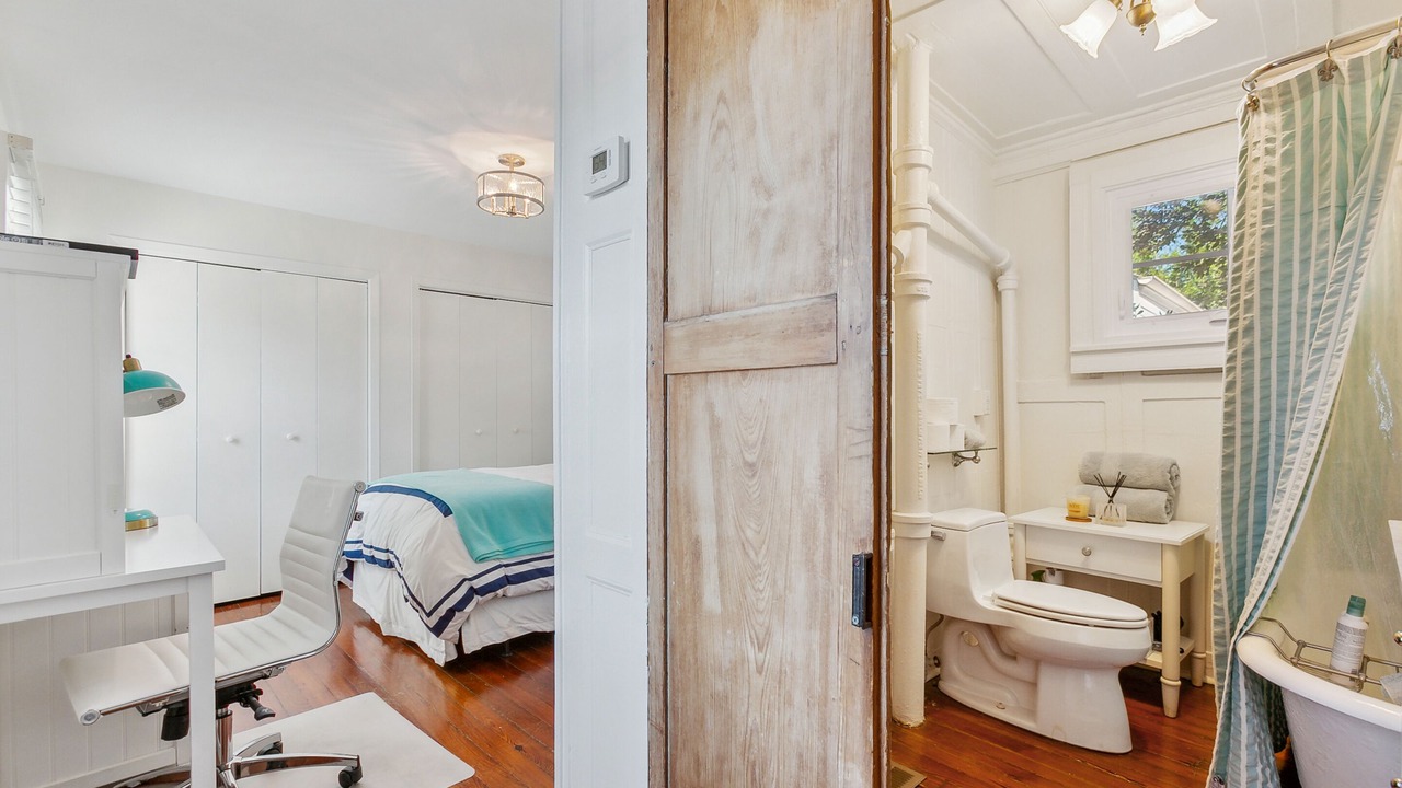 Photo of Bathroom in Uptown Historic District