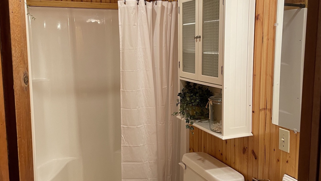 Photo of Bathroom in Wing