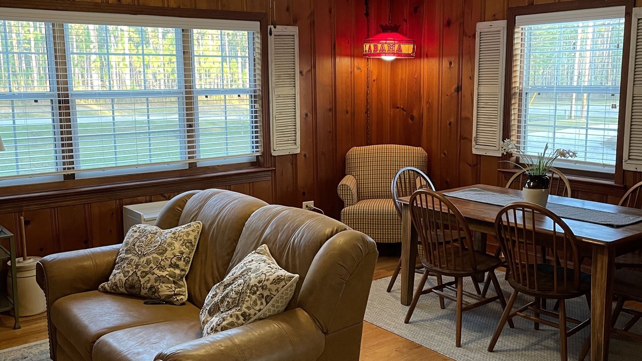 Photo of Livingroom in Wing