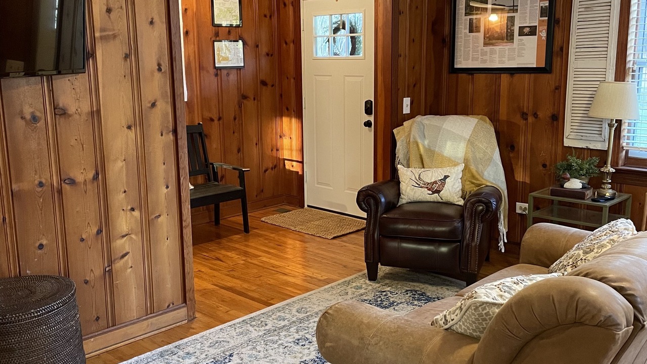 Photo of Livingroom in Wing