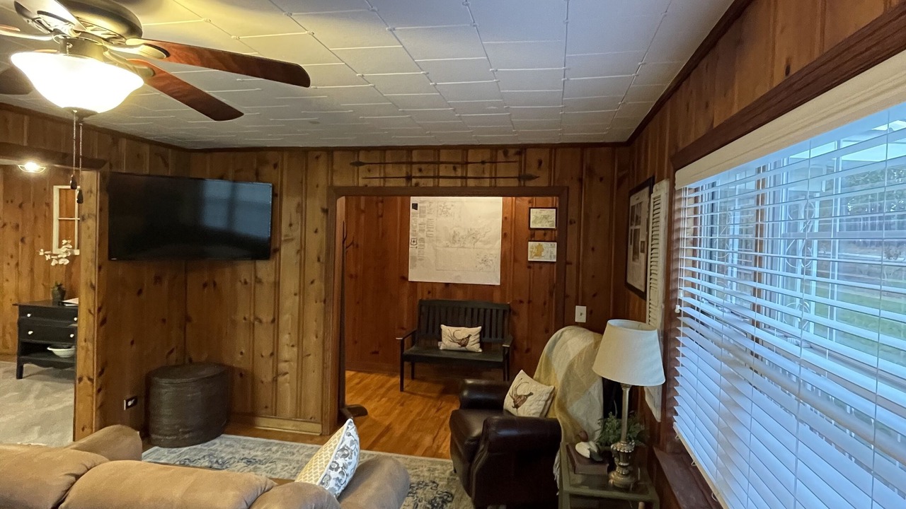 Photo of Livingroom in Wing