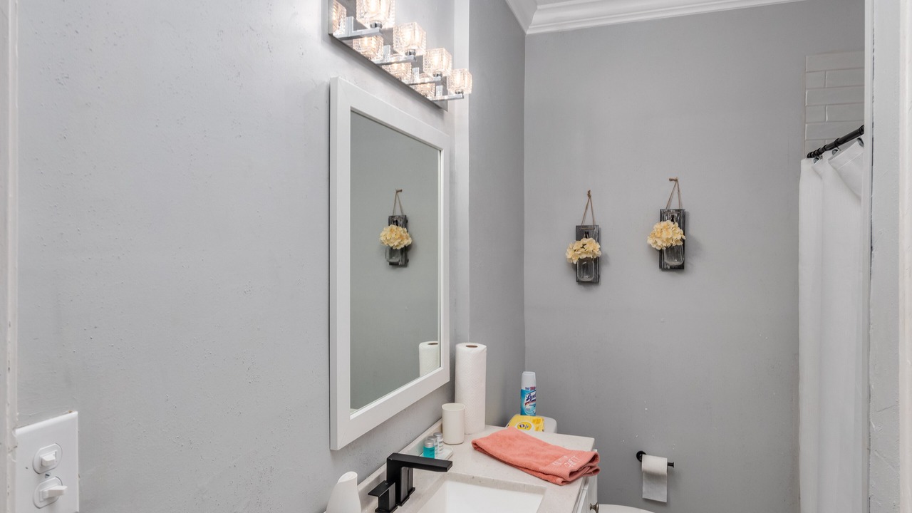 Photo of Bathroom in Fondren