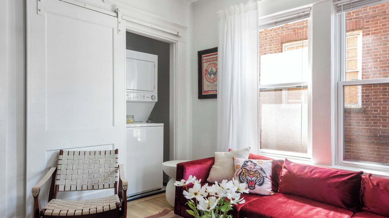 Photo of Livingroom in Candler Park