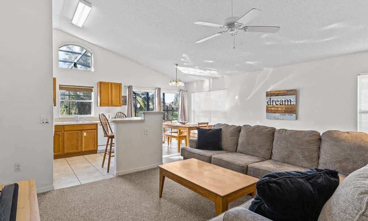 Photo of Livingroom in Haines City