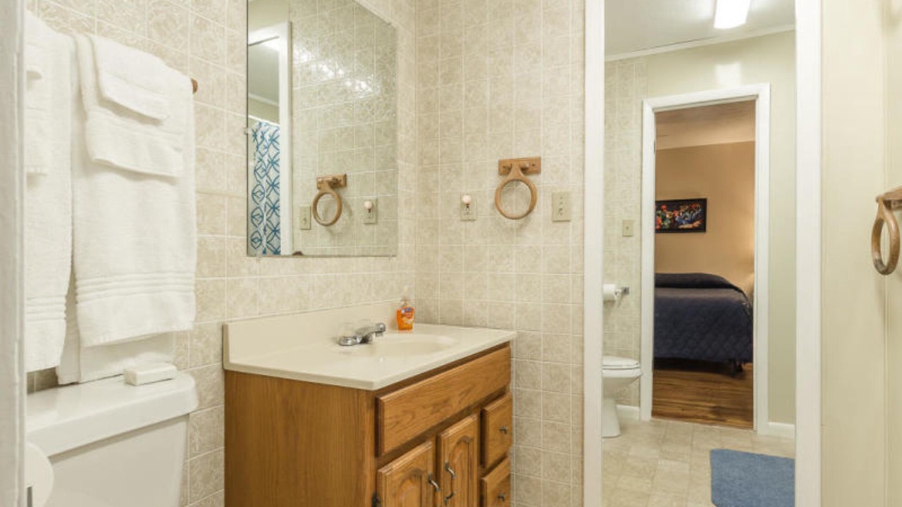 Photo of Bathroom in Dadeville