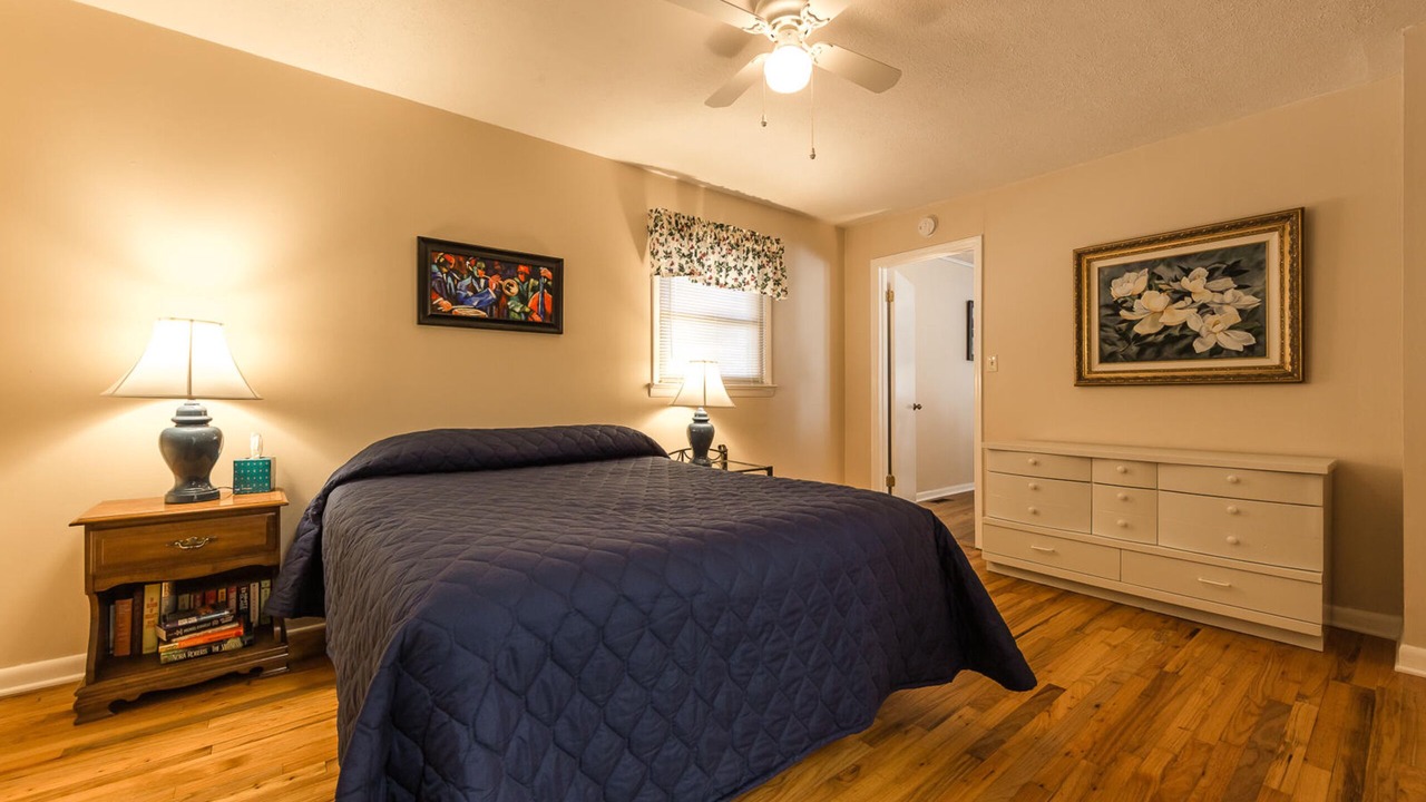 Photo of Bedroom in Dadeville