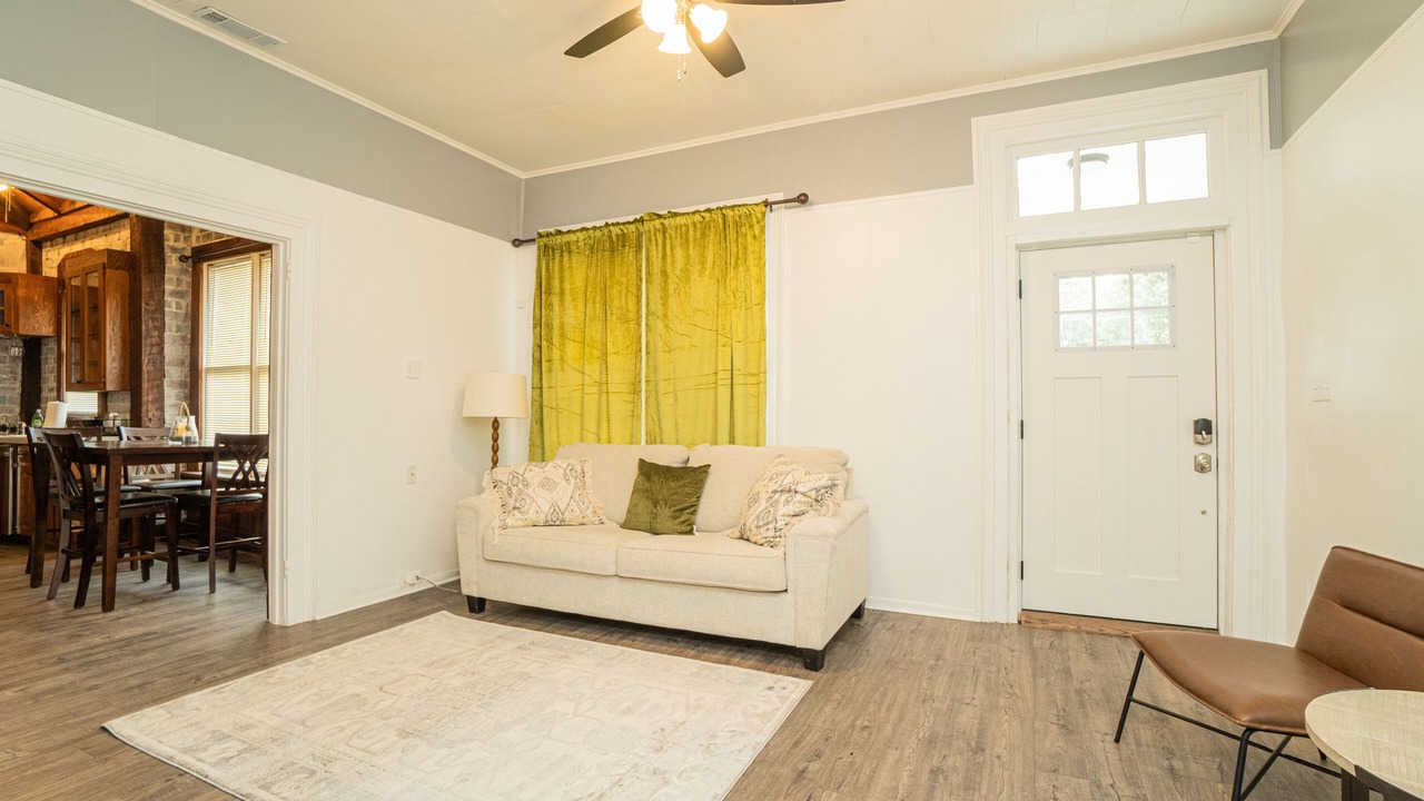 Photo of Livingroom in Montgomery
