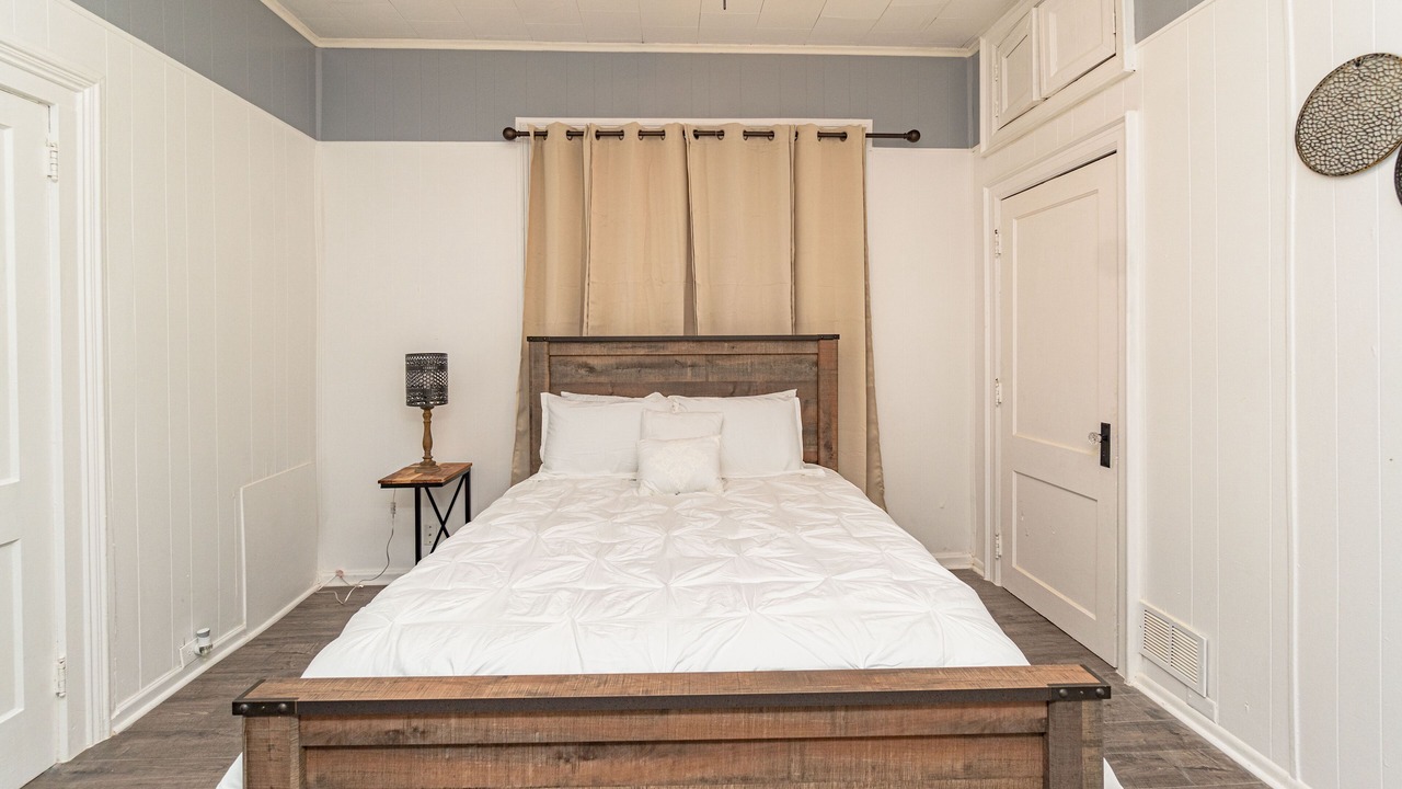 Photo of Bedroom in Montgomery