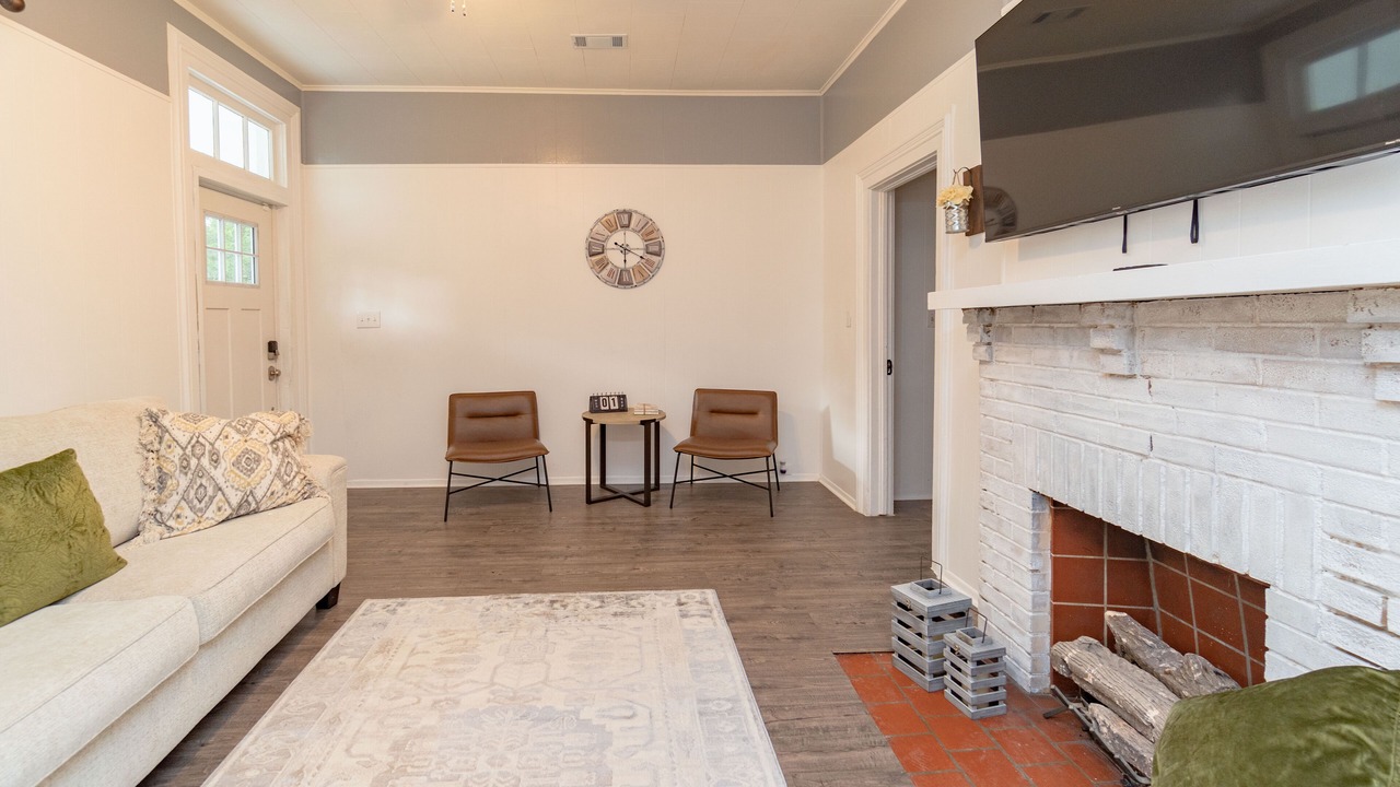 Photo of Livingroom in Montgomery