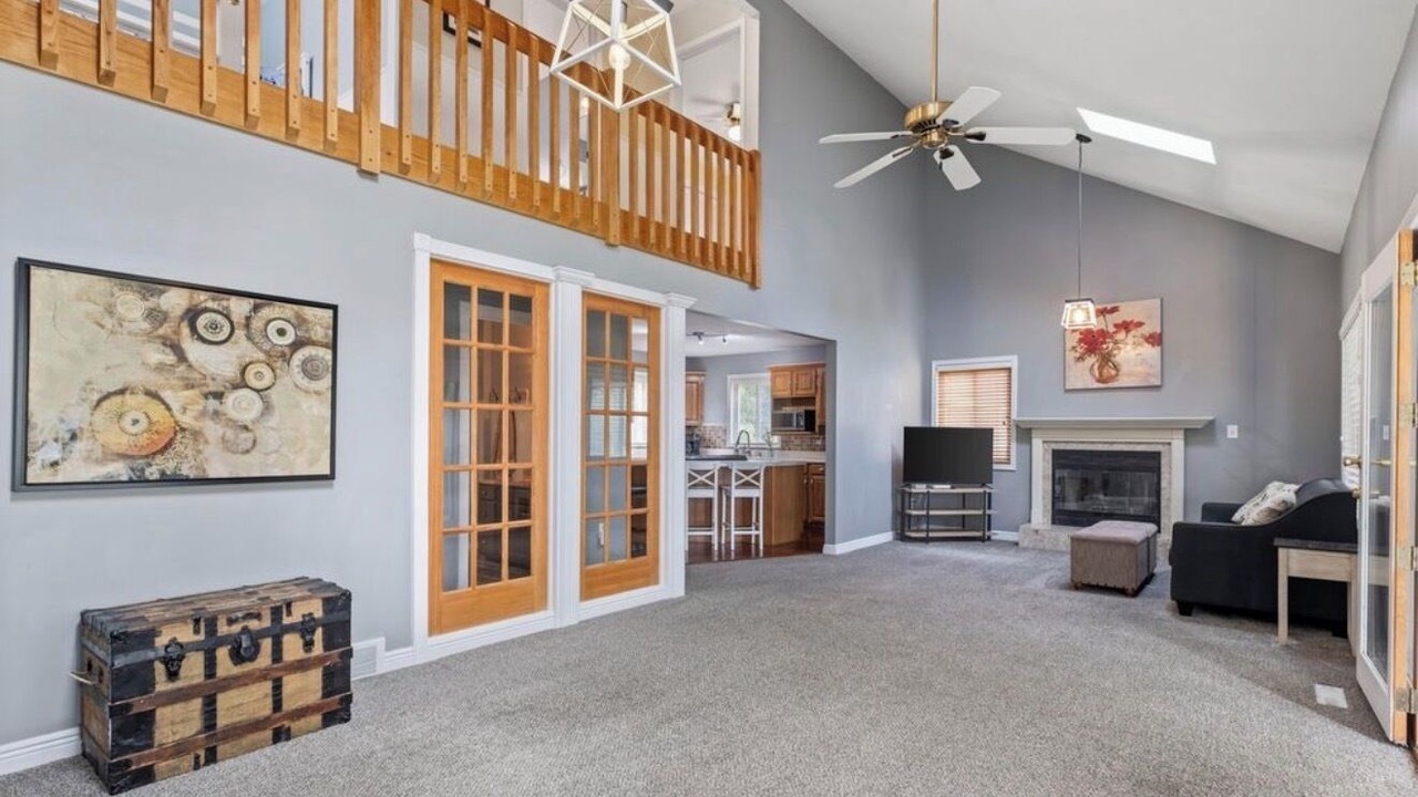 Photo of Livingroom in Canadian Lakes