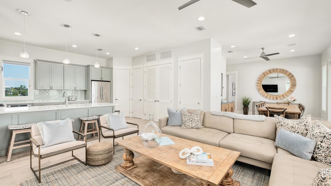 Photo of Livingroom in Tang-O-Mar