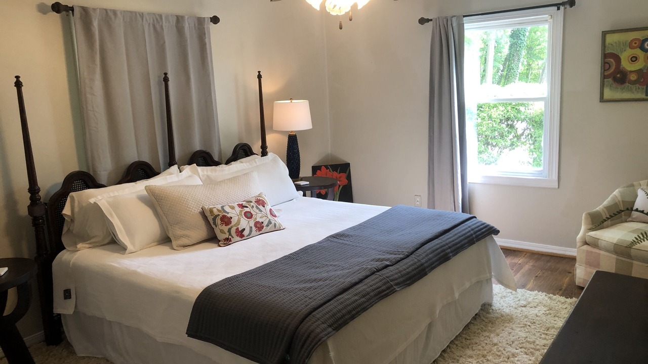 Photo of Bedroom in Northport