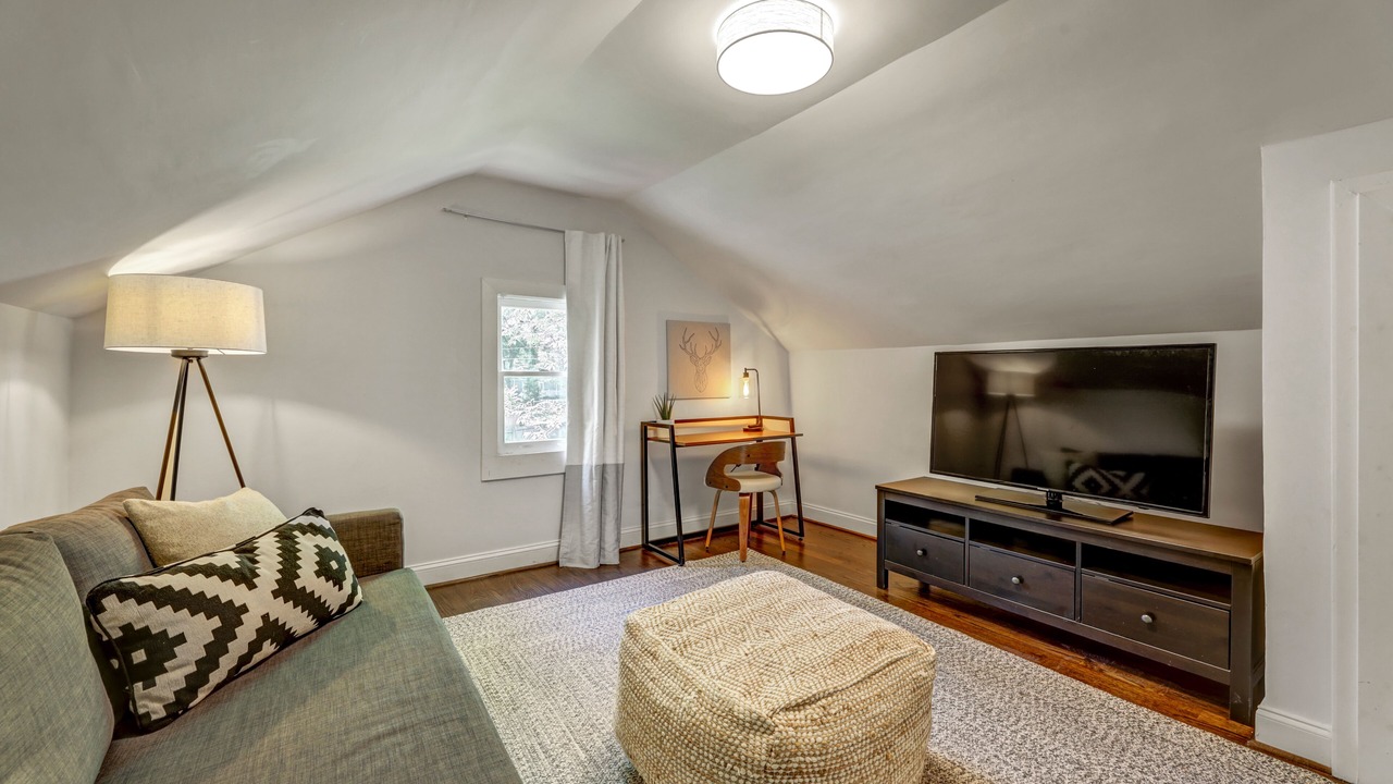 Photo of Livingroom in East Lake