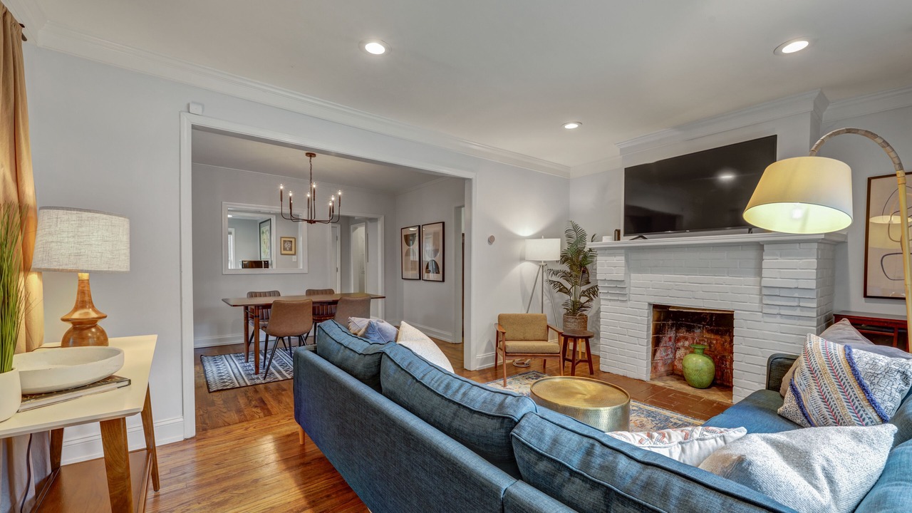 Photo of Livingroom in East Lake